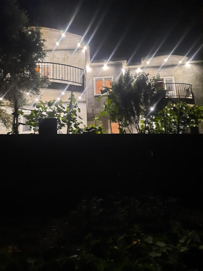 Villa Bujtina Lugina E Vjoses Përmet Exterior foto